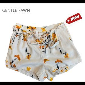 GENTLE Fawn Cream painter floral shorts Sz L NWT